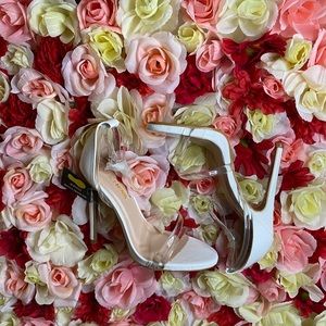 ¡NWT! White Heels with Clear Straps